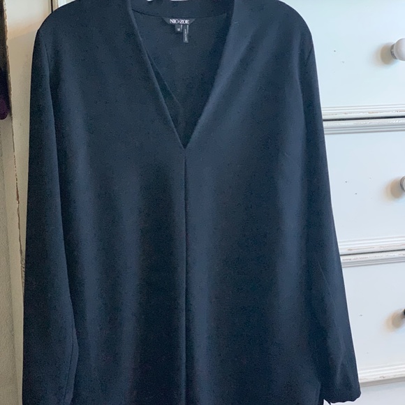 Striking nic and Zoe  Blouse - Picture 4 of 5